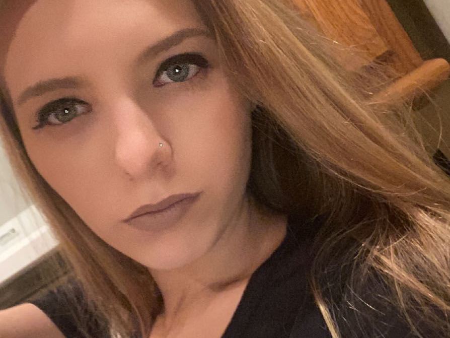 Urlocalmilf profielfoto van cam model 