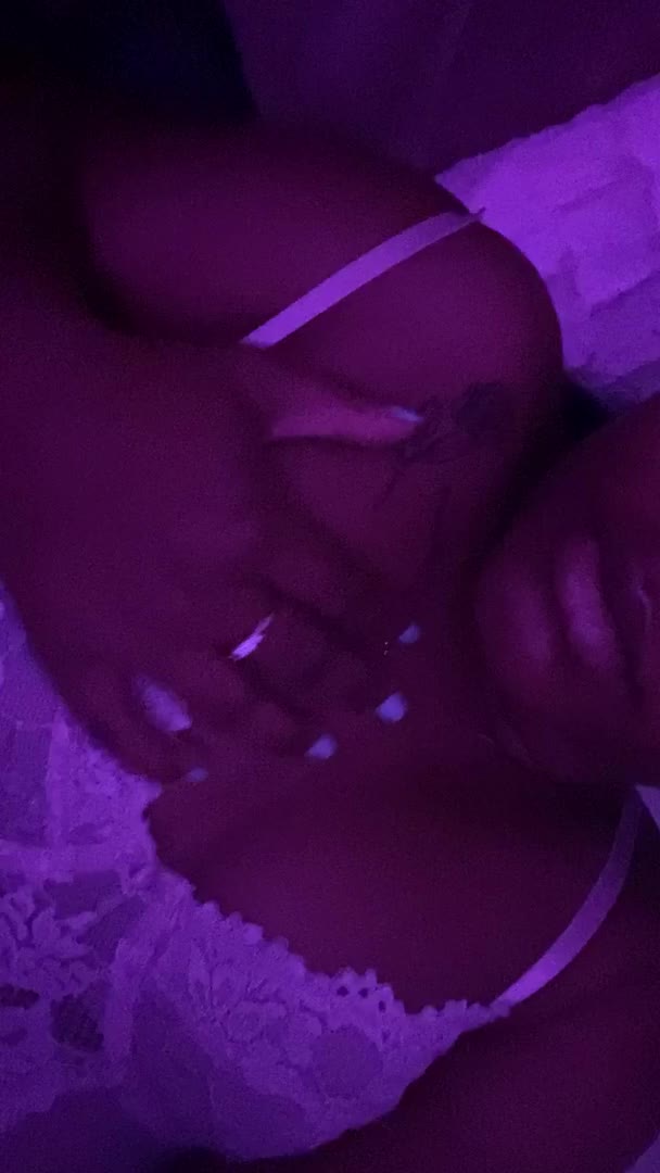 Artist LoveHazel24 Video 1