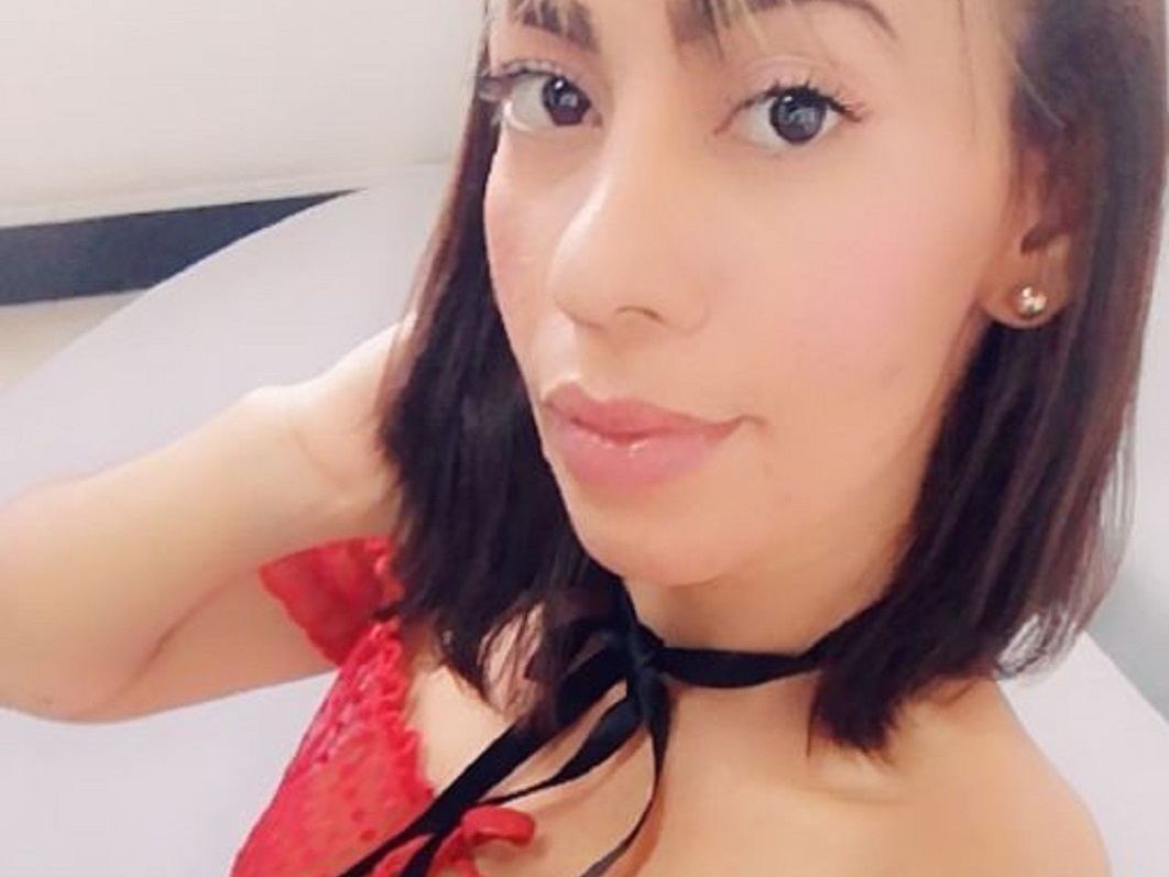 izzy_lojan cam model profile picture 