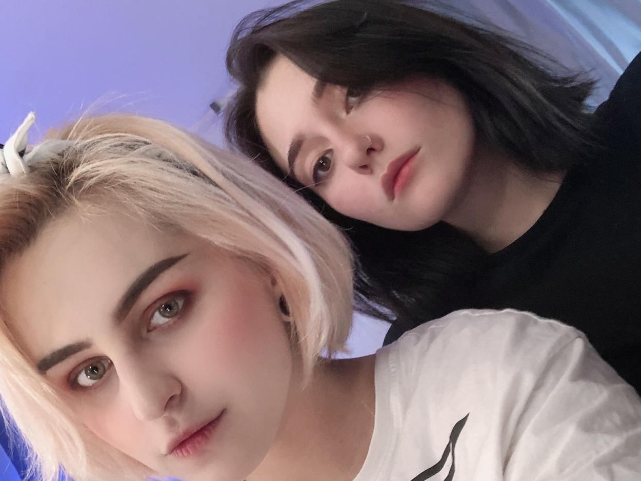 Lovebeperv profilbild på webbkameramodell 
