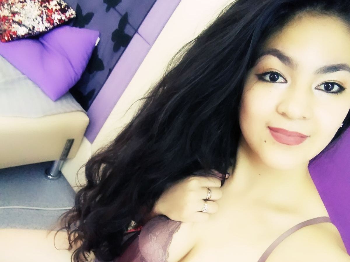 AmaraJull Profilbild des Cam-Modells 