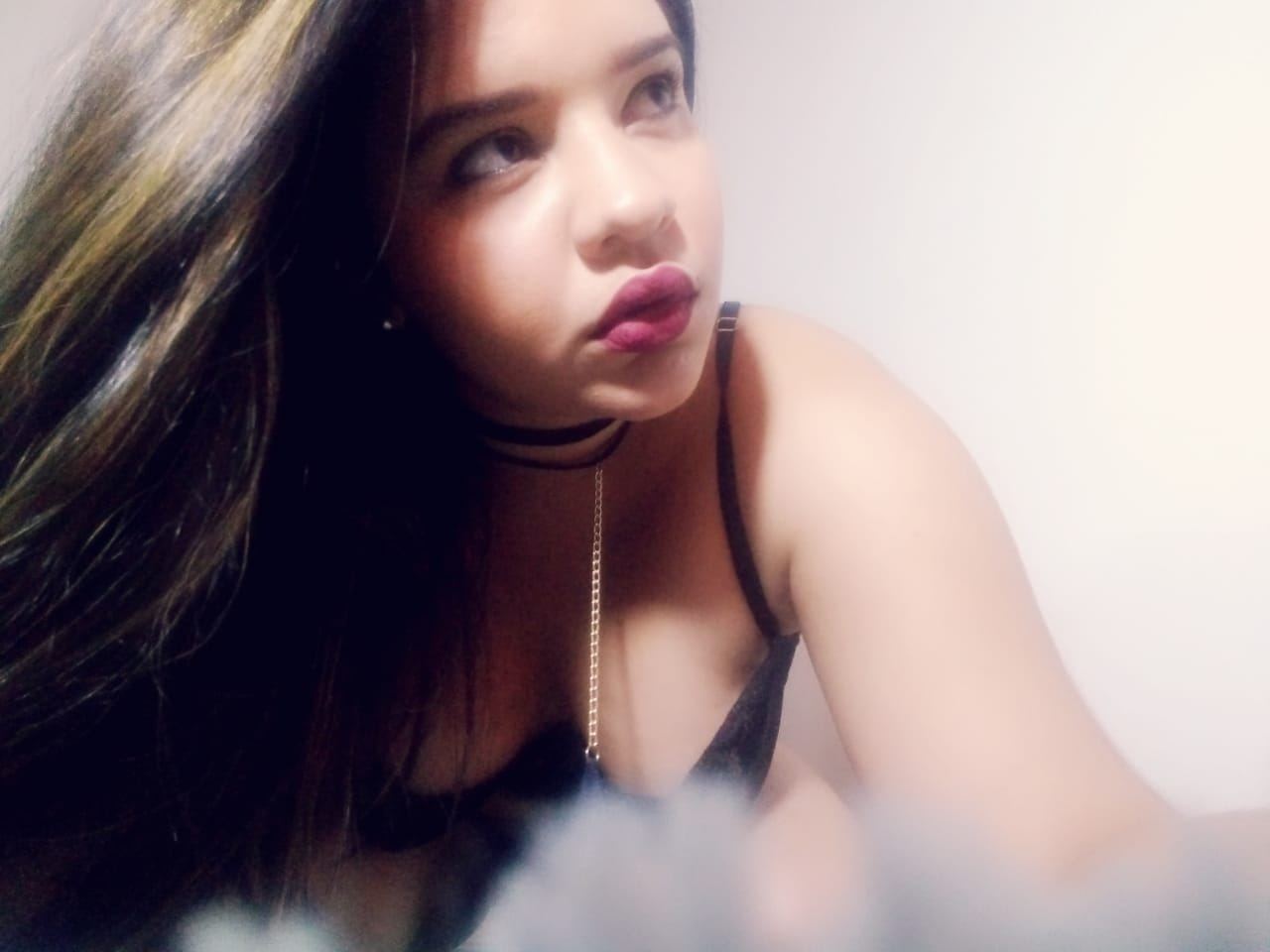 Image de profil du modèle de webcam Angilove16