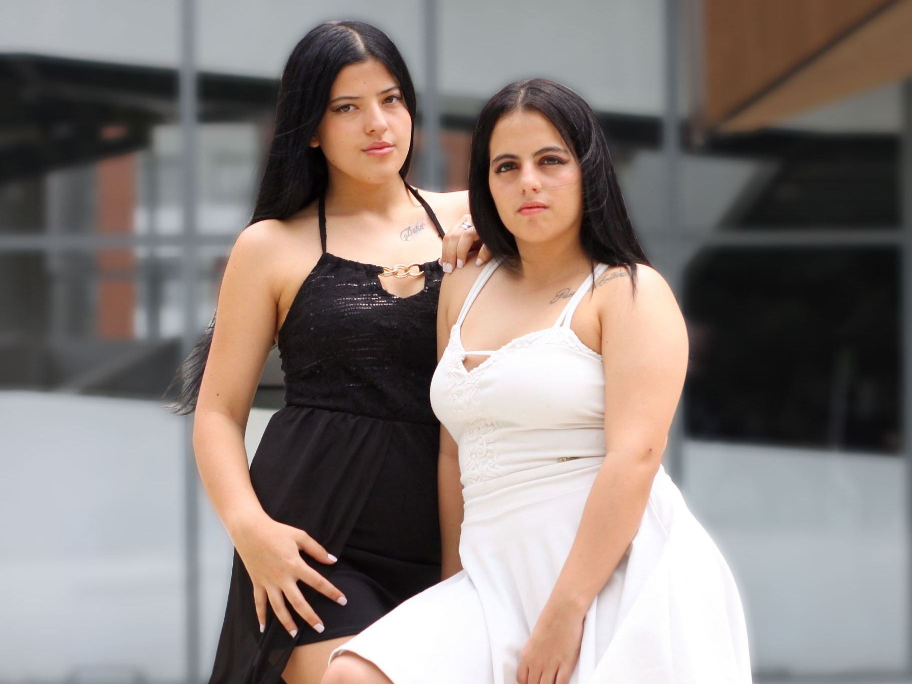 Image de profil du modèle de webcam ADRIANA_R_AND_EVA_O