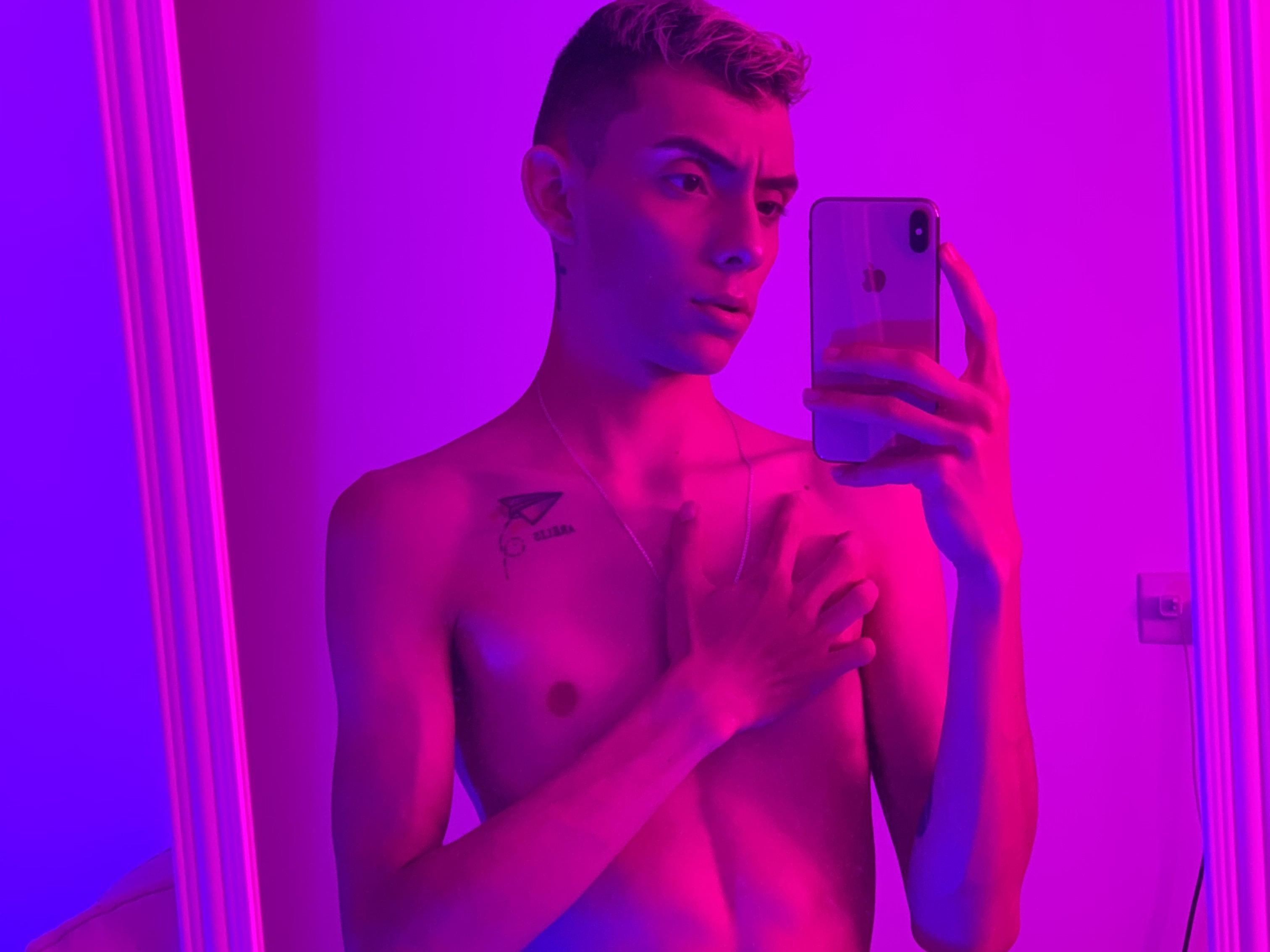 Cameron_cruz_x profilbild på webbkameramodell 