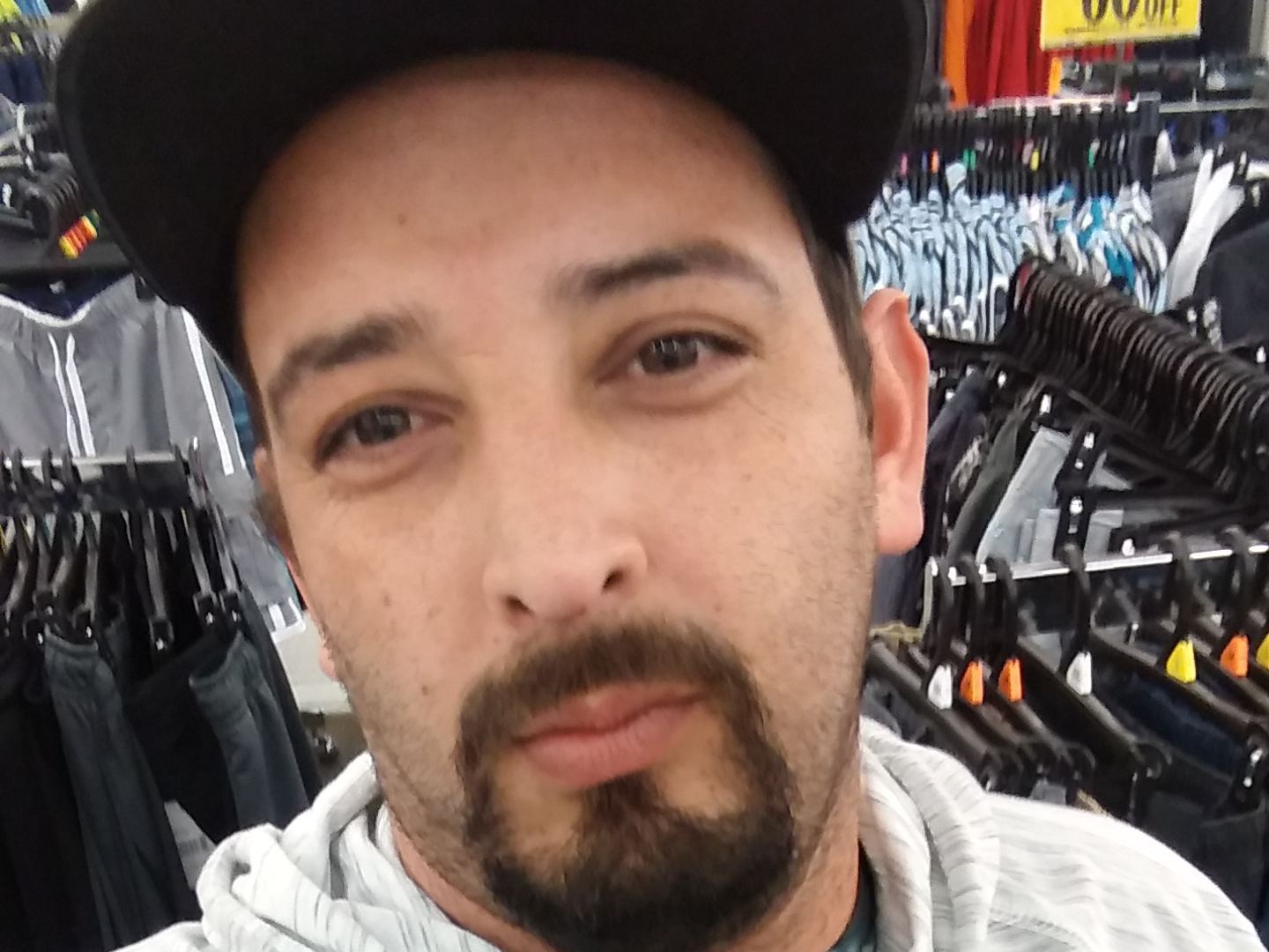 Profilbilde av ShyGuy406 webkamera modell