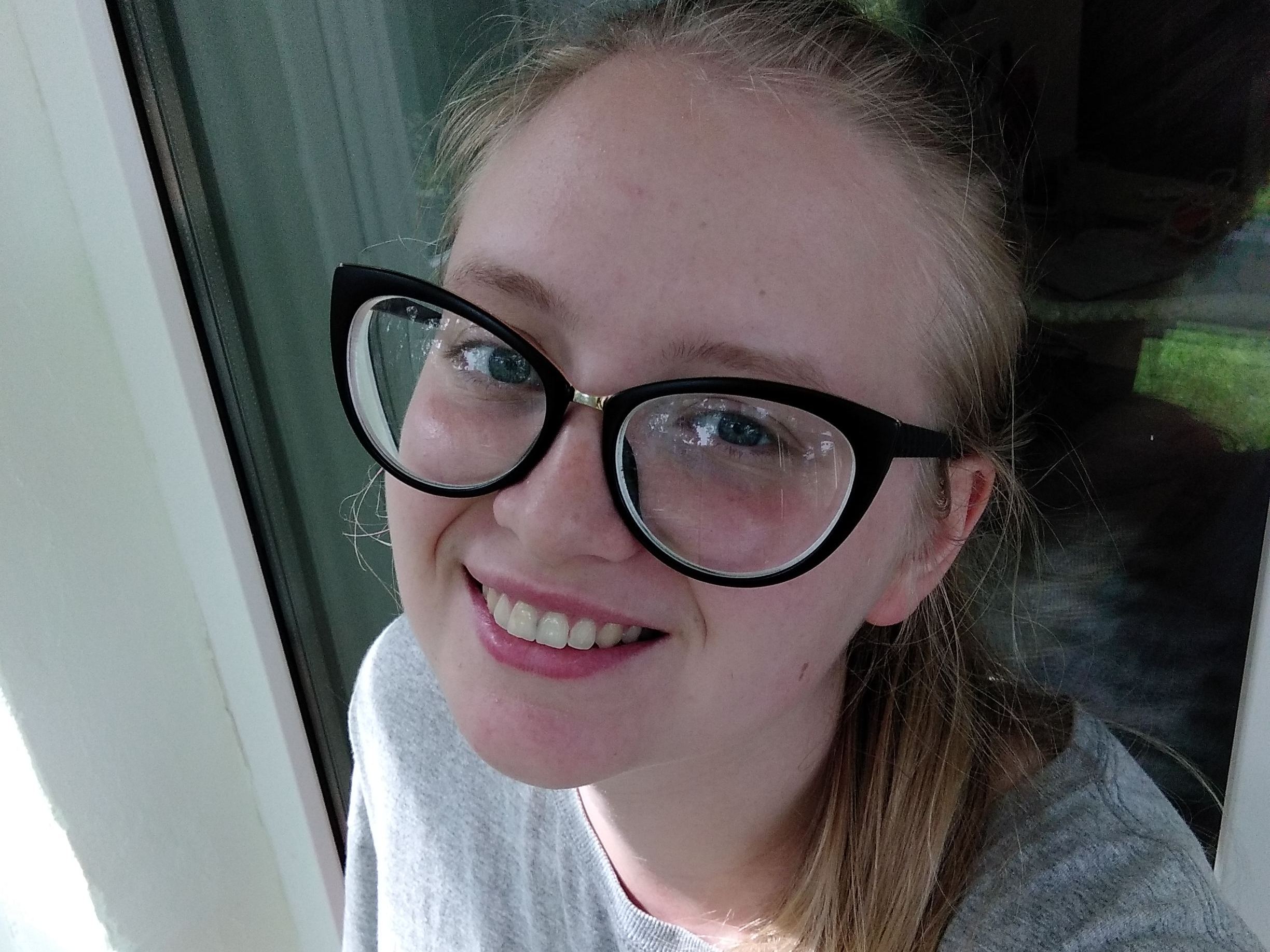 Image de profil du modèle de webcam smileoneline