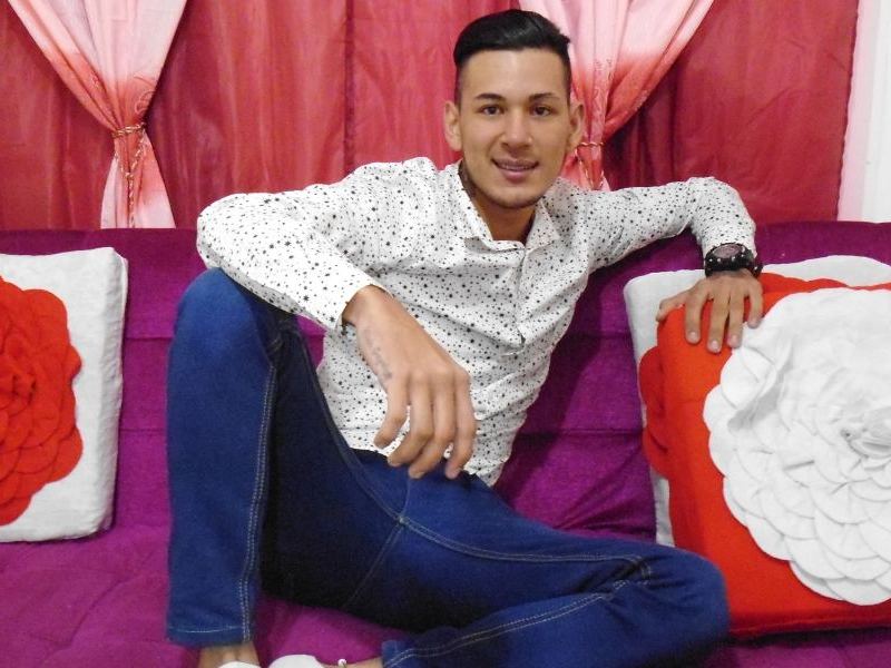 Imagen de perfil de modelo de cámara web de ronaldo_zans
