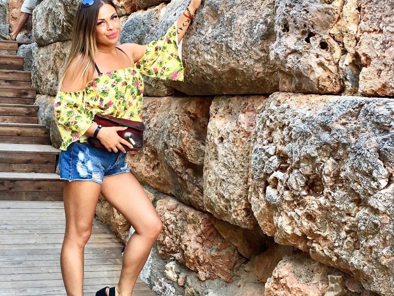 Imagen de perfil de modelo de cámara web de MILA_OVERLIN