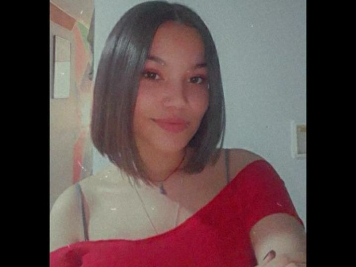 Jennifer_Thomas profilbild på webbkameramodell 