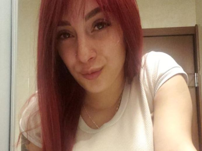 Imagen de perfil de modelo de cámara web de Carolinaacostacol36