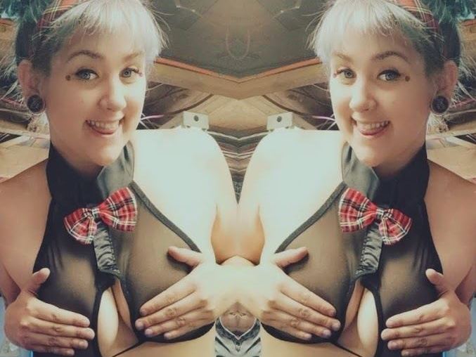 ChelseasquirtQC Profilbild des Cam-Modells 