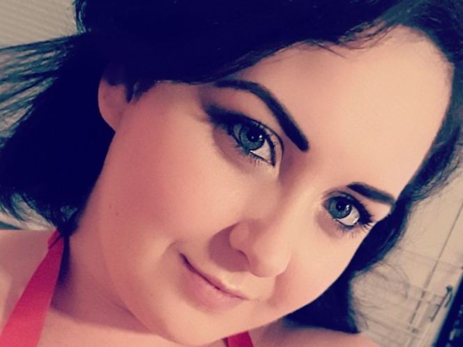 NAUGHTYROBYN cam model profile picture 