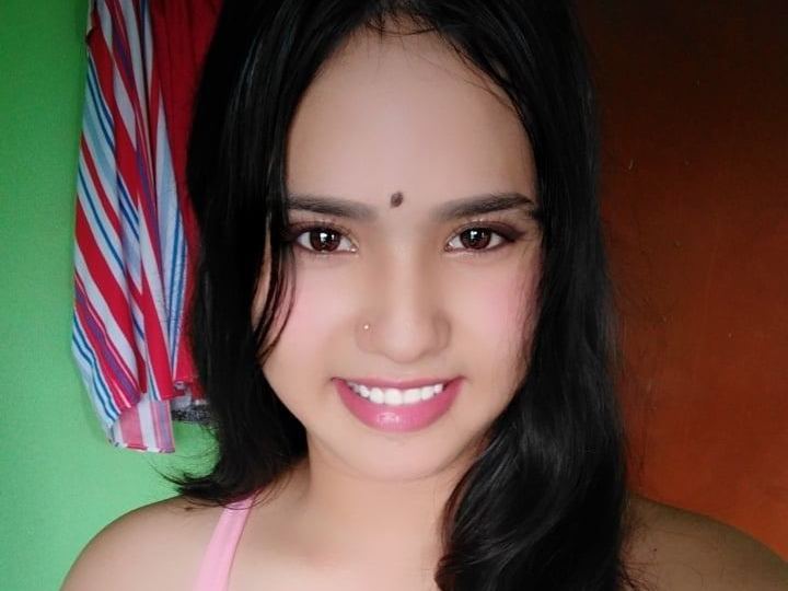 Imagen de perfil de modelo de cámara web de Perrysaxina