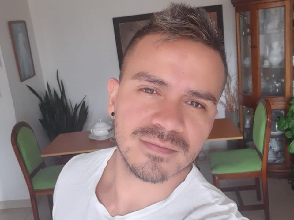 Image de profil du modèle de webcam Andw_cum