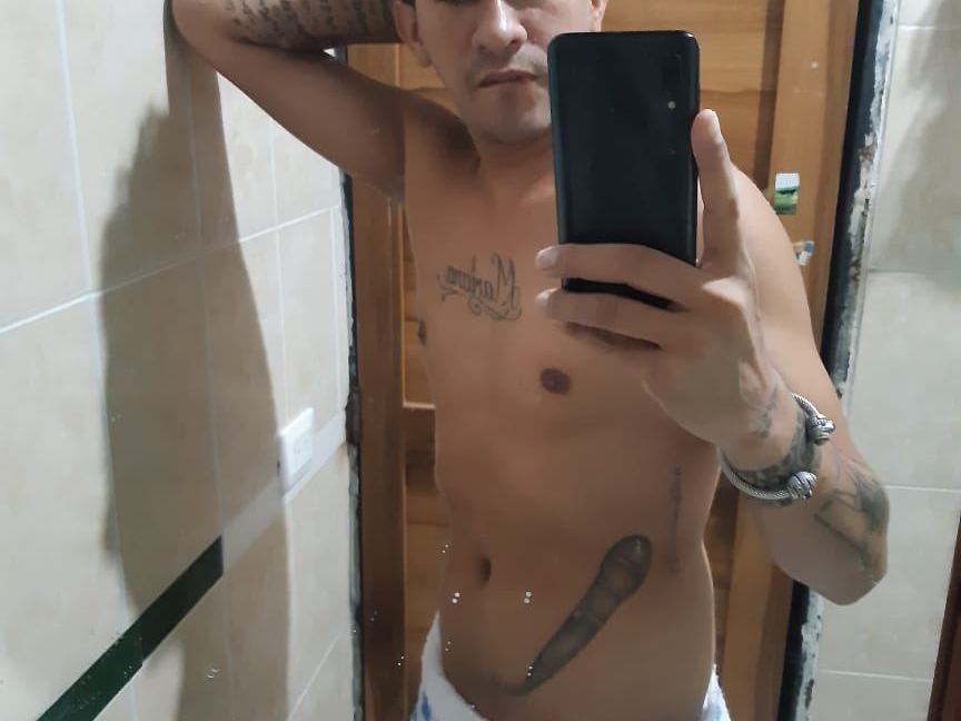 Foto de perfil de modelo de webcam de andriueiffel 