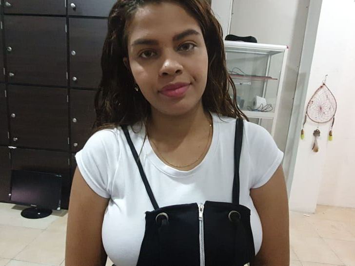 Image de profil du modèle de webcam RoxanneLittle