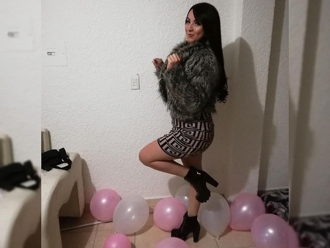 Profilbilde av Isabella_Tayllor webkamera modell