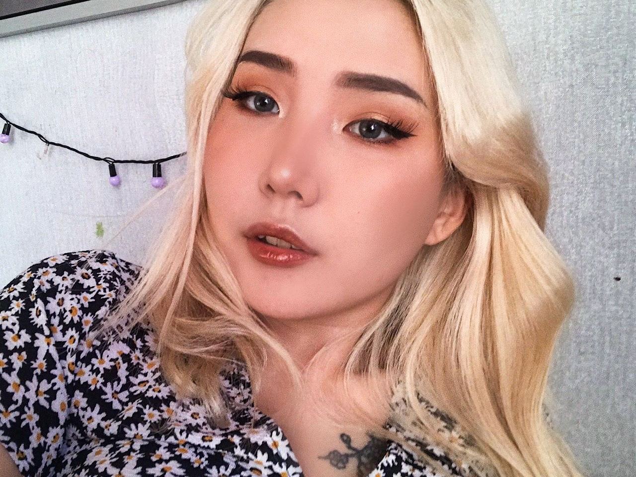 HopeBragg cam model profile picture 