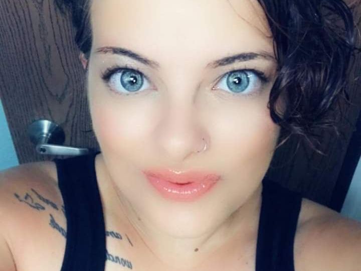LolaLu profilbild på webbkameramodell 