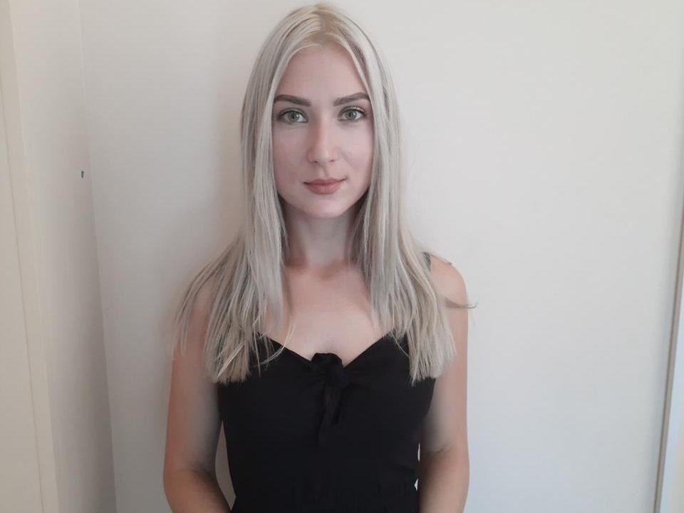 Foto de perfil de modelo de webcam de AmiJohnson 