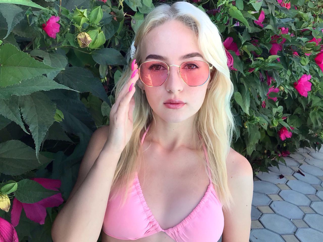 SavRose profilbild på webbkameramodell 