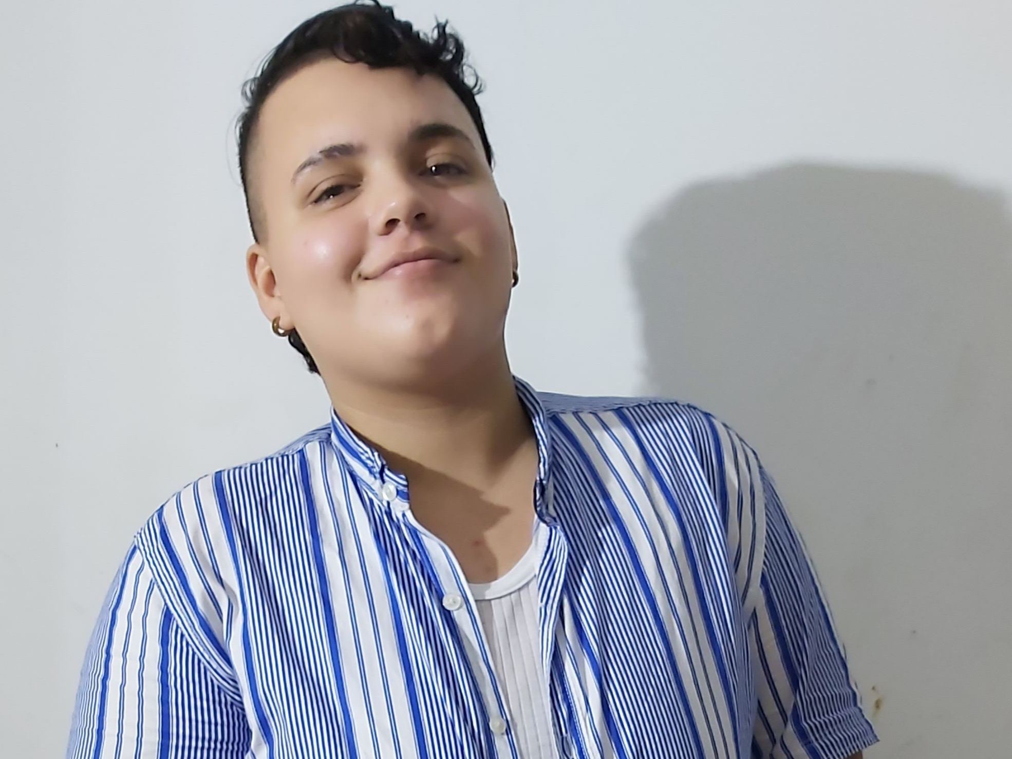Imagen de perfil de modelo de cámara web de Angello_Mendez