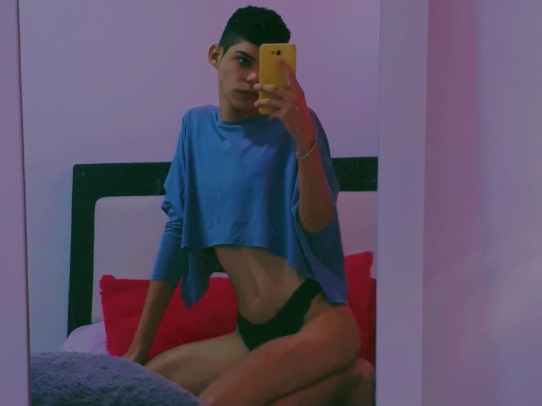 Imagen de perfil de modelo de cámara web de mateo_star