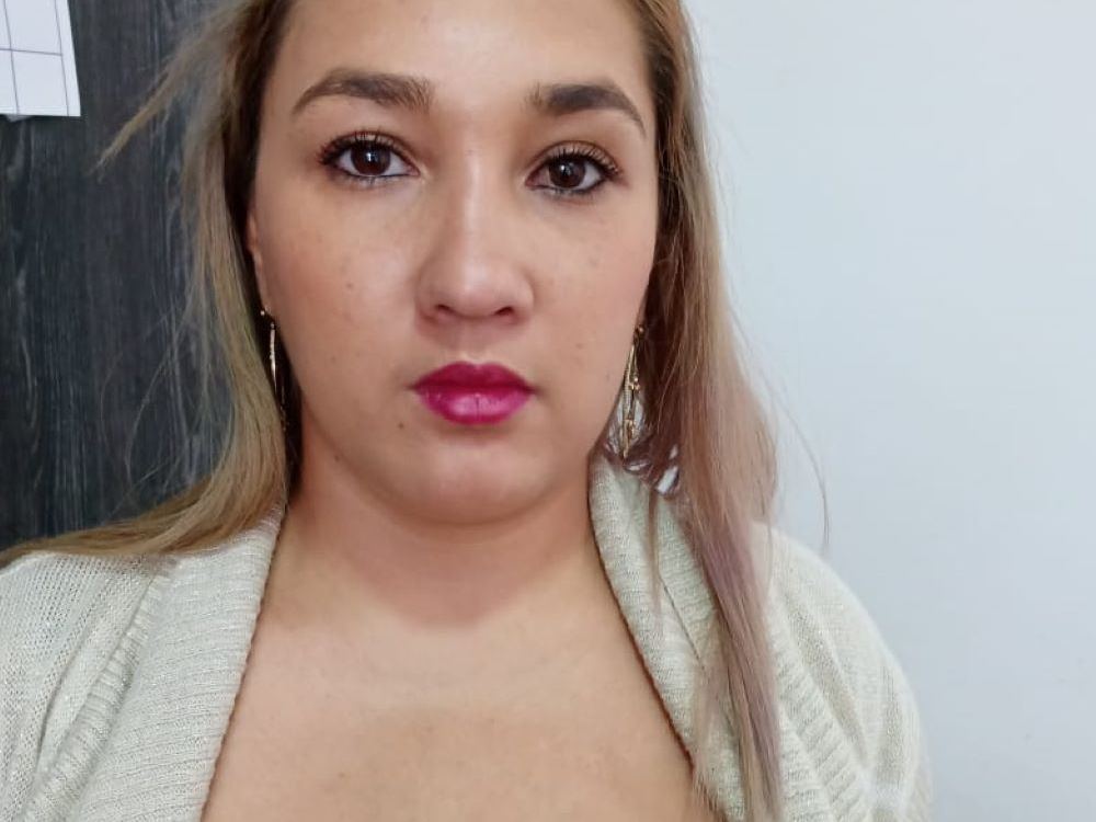 Imagen de perfil de modelo de cámara web de Renata_Queen