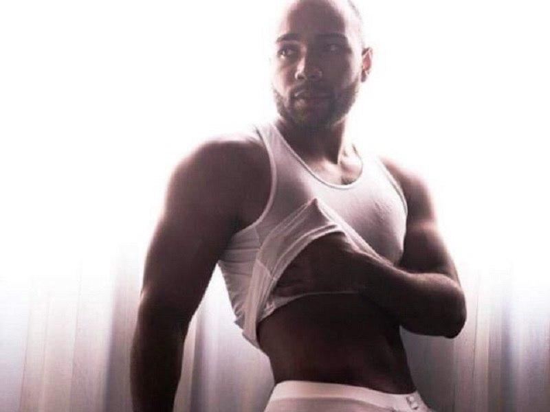 Image de profil du modèle de webcam Aron_M