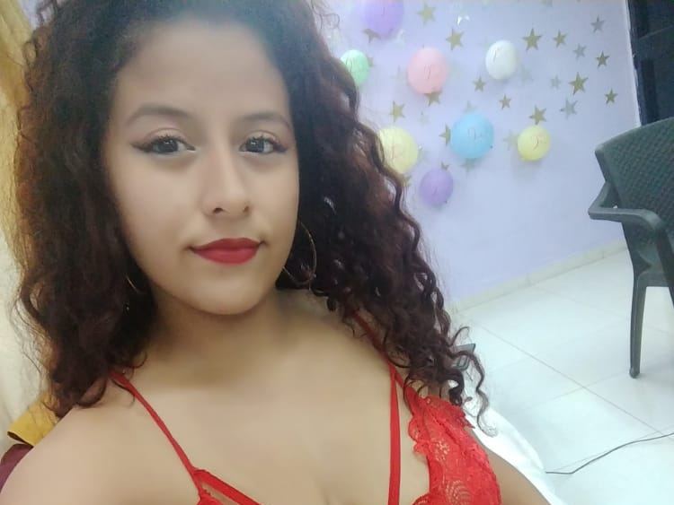 Imagen de perfil de modelo de cámara web de EmMaLovVerR