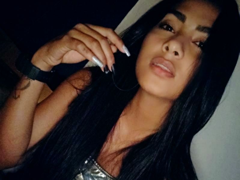 Violeth_Gray profilbild på webbkameramodell 