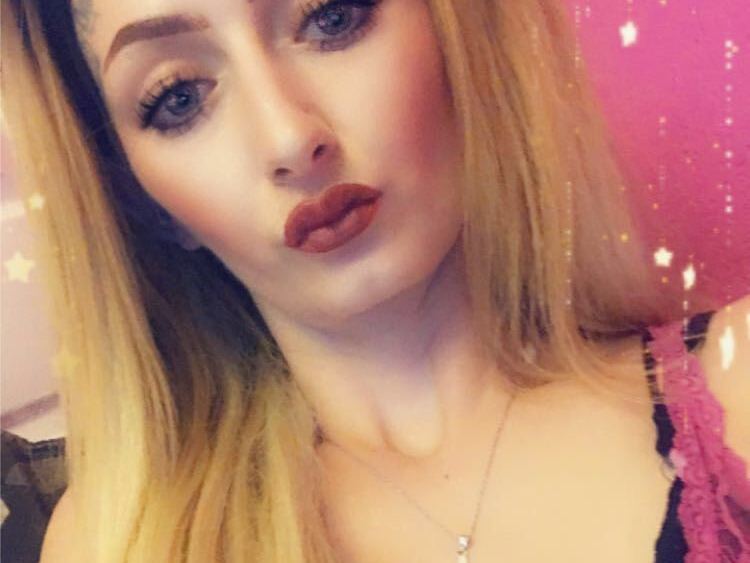 hollybates Profilbild des Cam-Modells 
