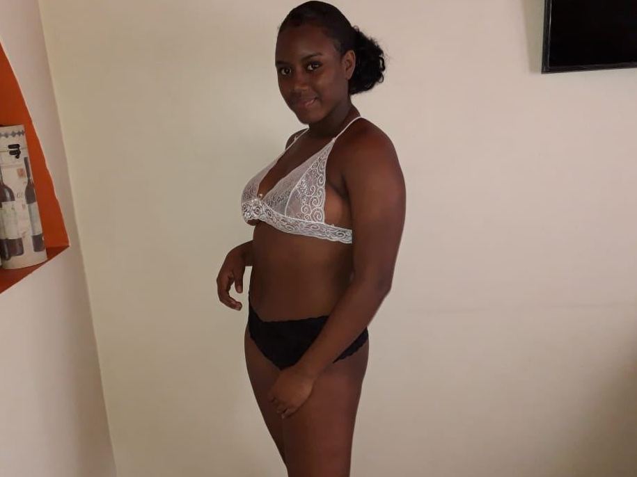 Mila_Stonne profilbild på webbkameramodell 