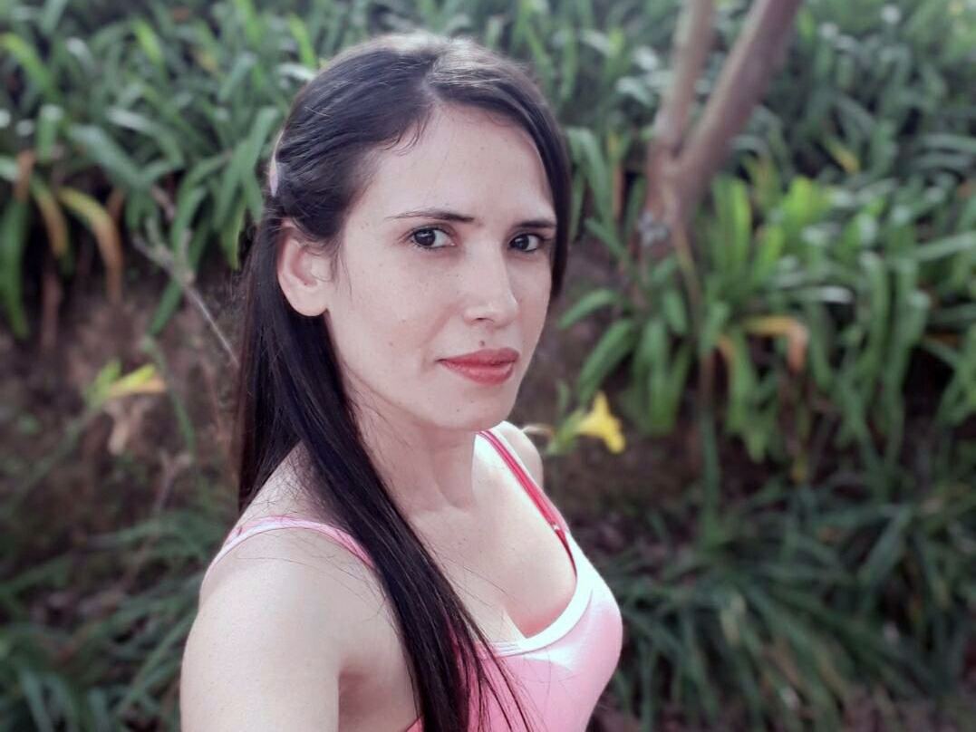Foto de perfil de modelo de webcam de Alondra_b 