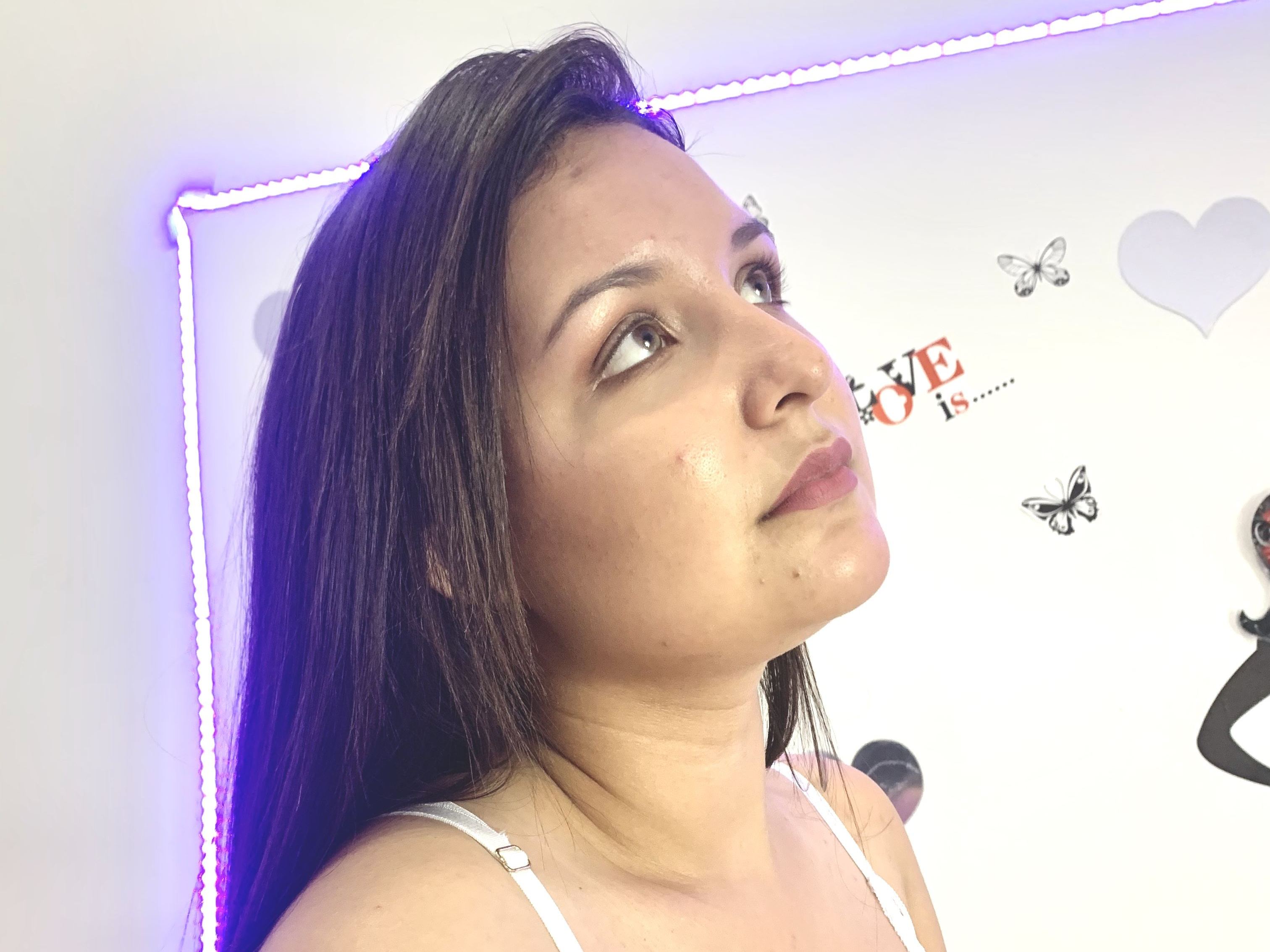 i_carlyy Profilbild des Cam-Modells 