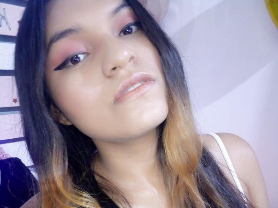 LoanaIvette cam model profile picture 