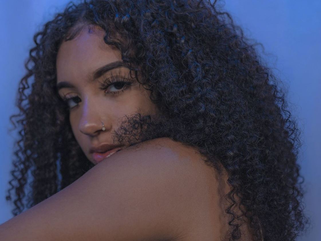 Lightskingirl profilbild på webbkameramodell 