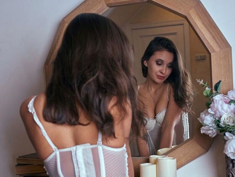 TrishaMi profilbild på webbkameramodell 