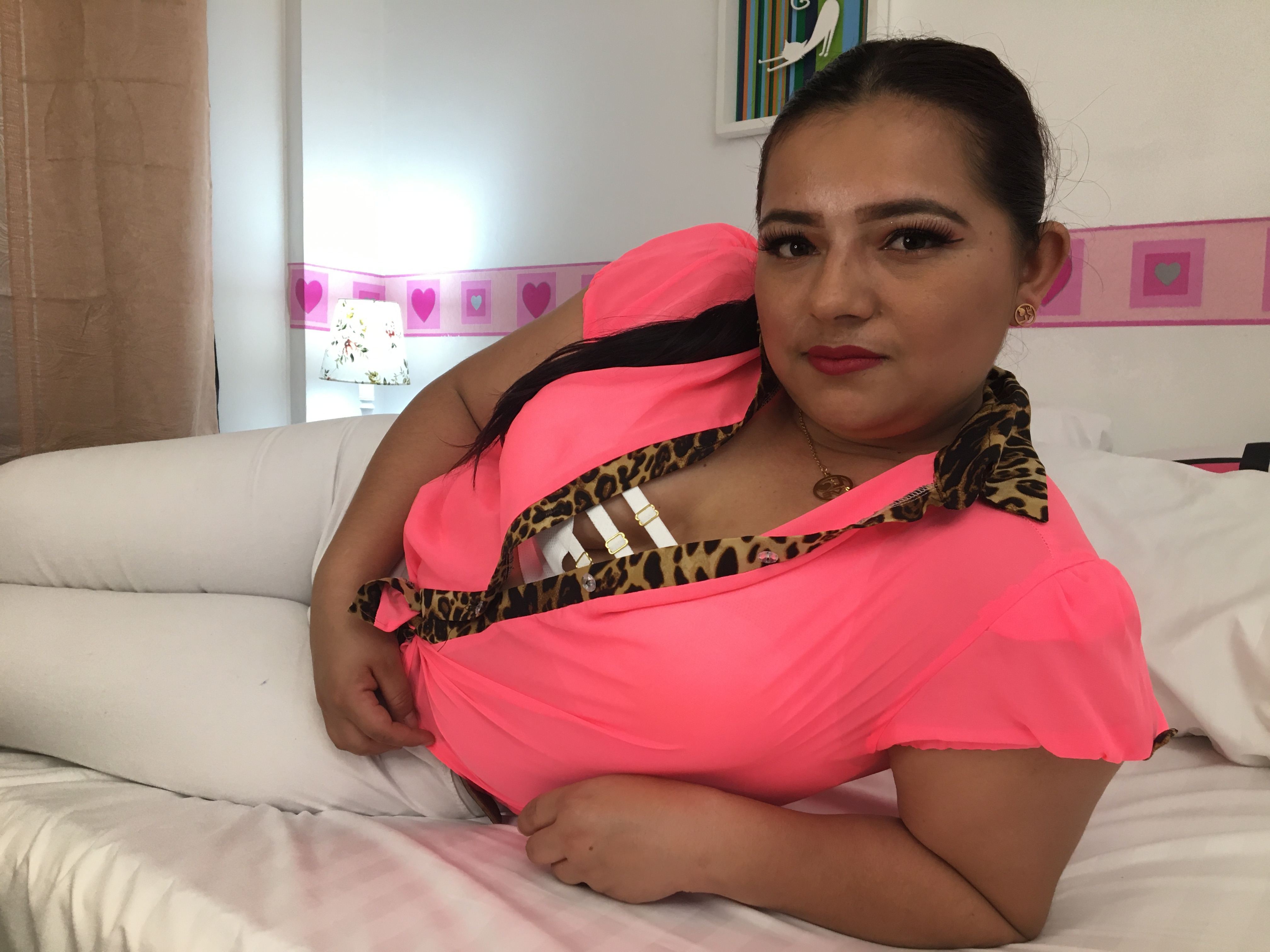 Imagen de perfil de modelo de cámara web de MiraGray