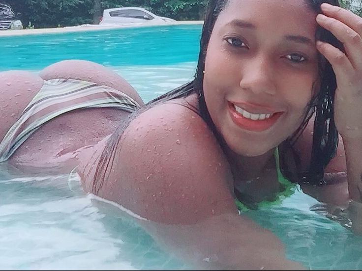 Image de profil du modèle de webcam moon_bermudez