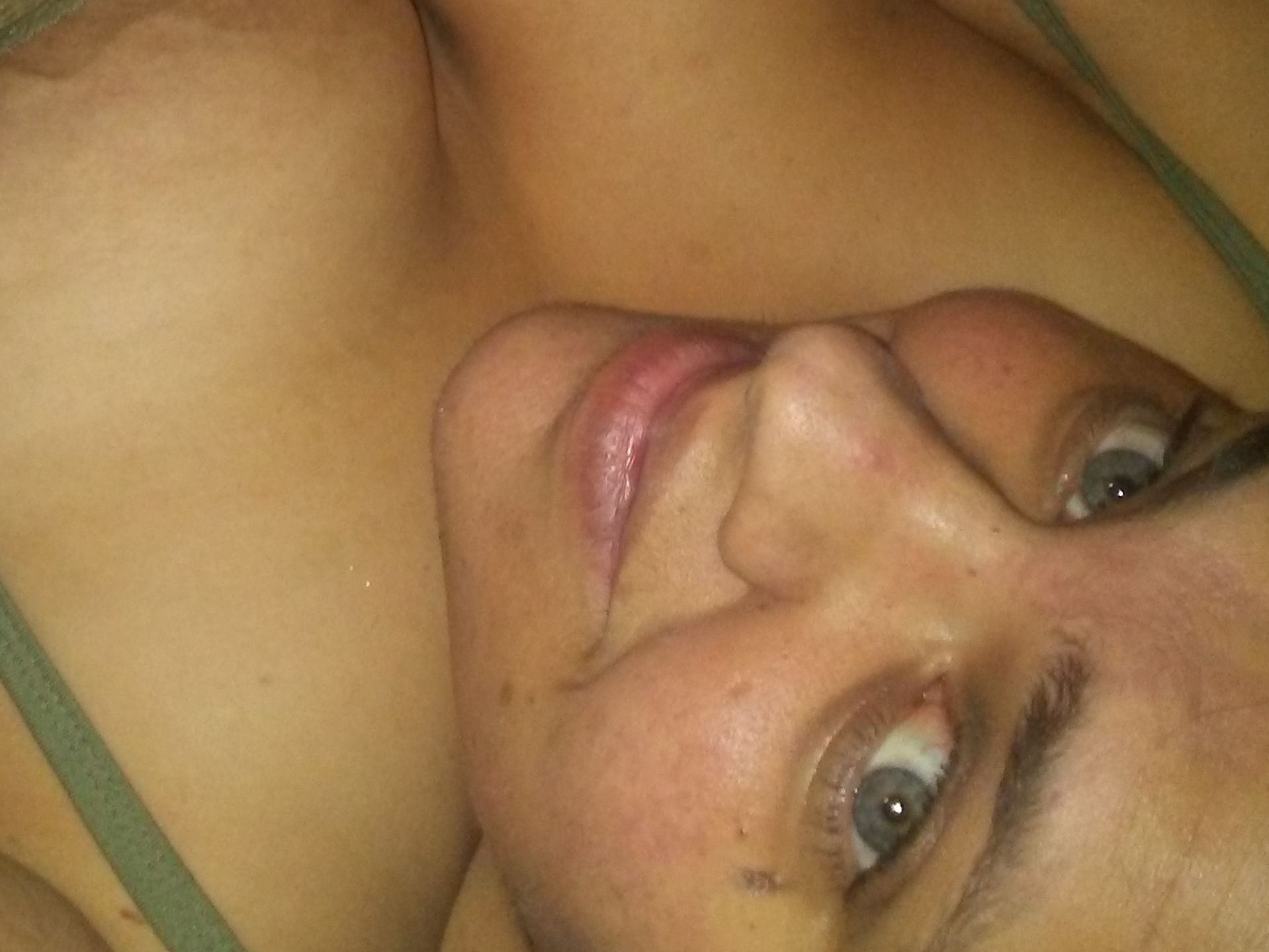 Imagen de perfil de modelo de cámara web de Rhonnie