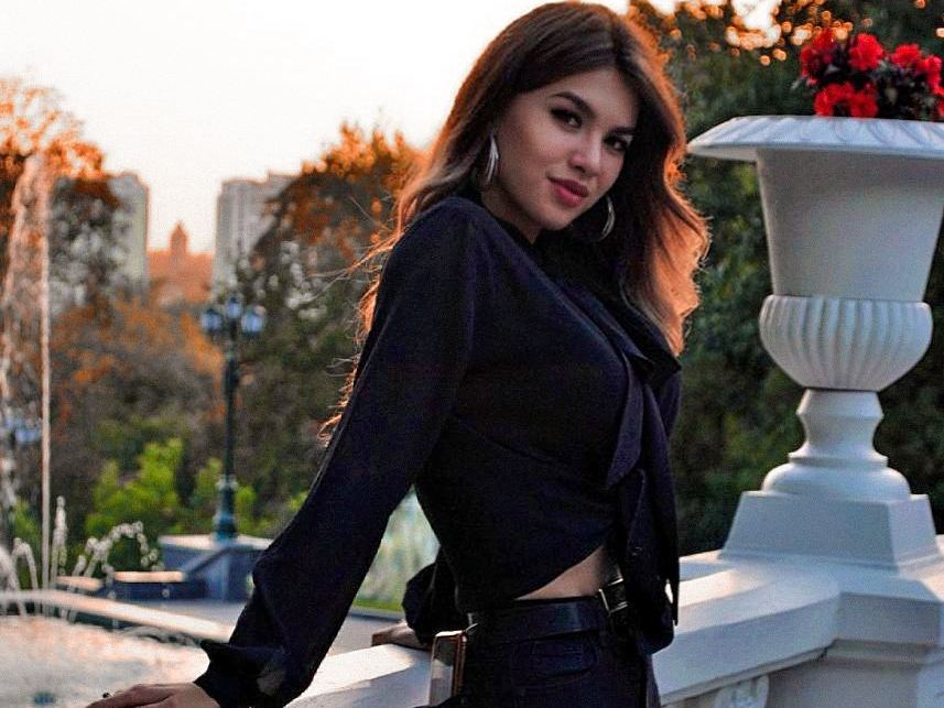 Imagen de perfil de modelo de cámara web de MimiMoor