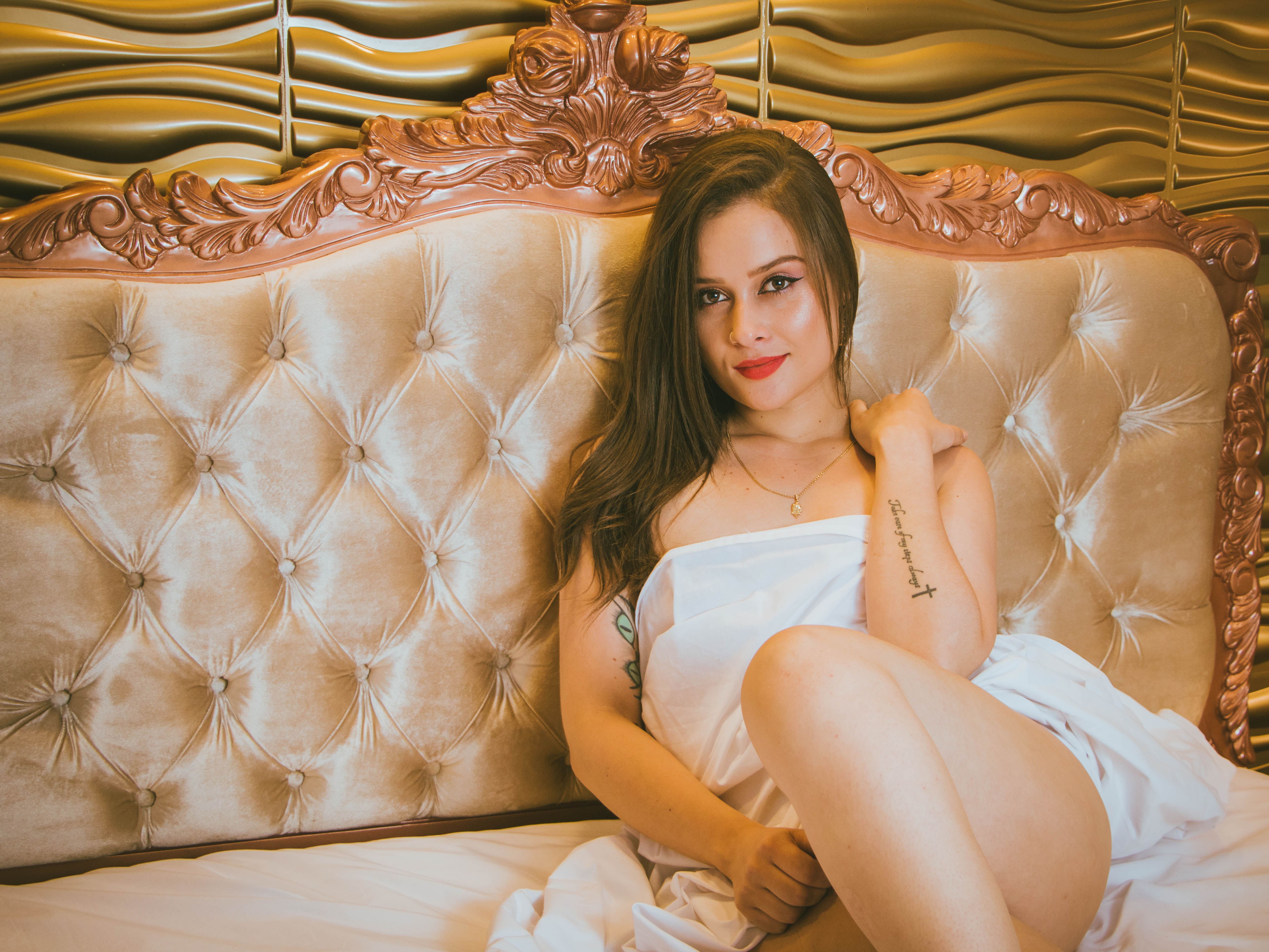 Imagen de perfil de modelo de cámara web de AliiceOlson