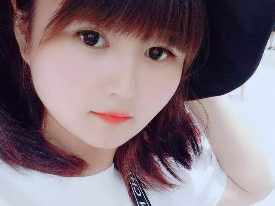 bonnieZhou profilbild på webbkameramodell 