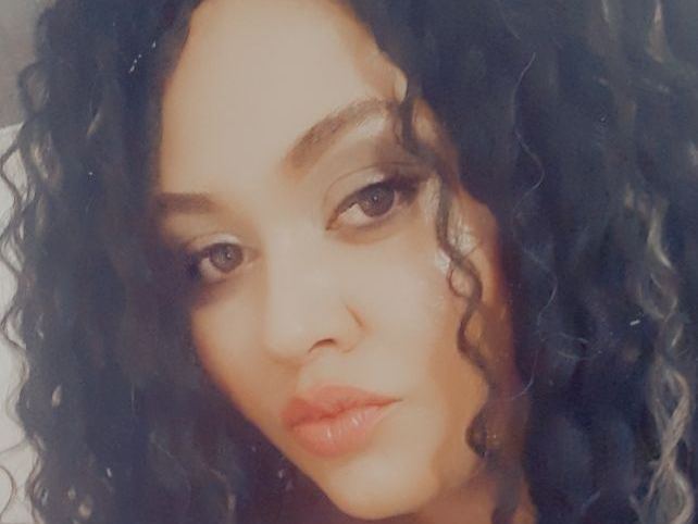 Imagen de perfil de modelo de cámara web de AnneMry