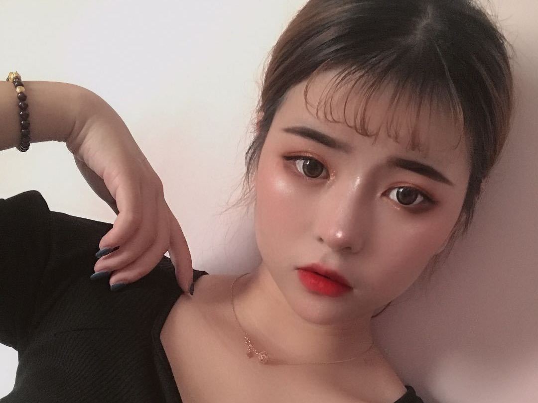 Angelinahui immagine del profilo del modello di cam