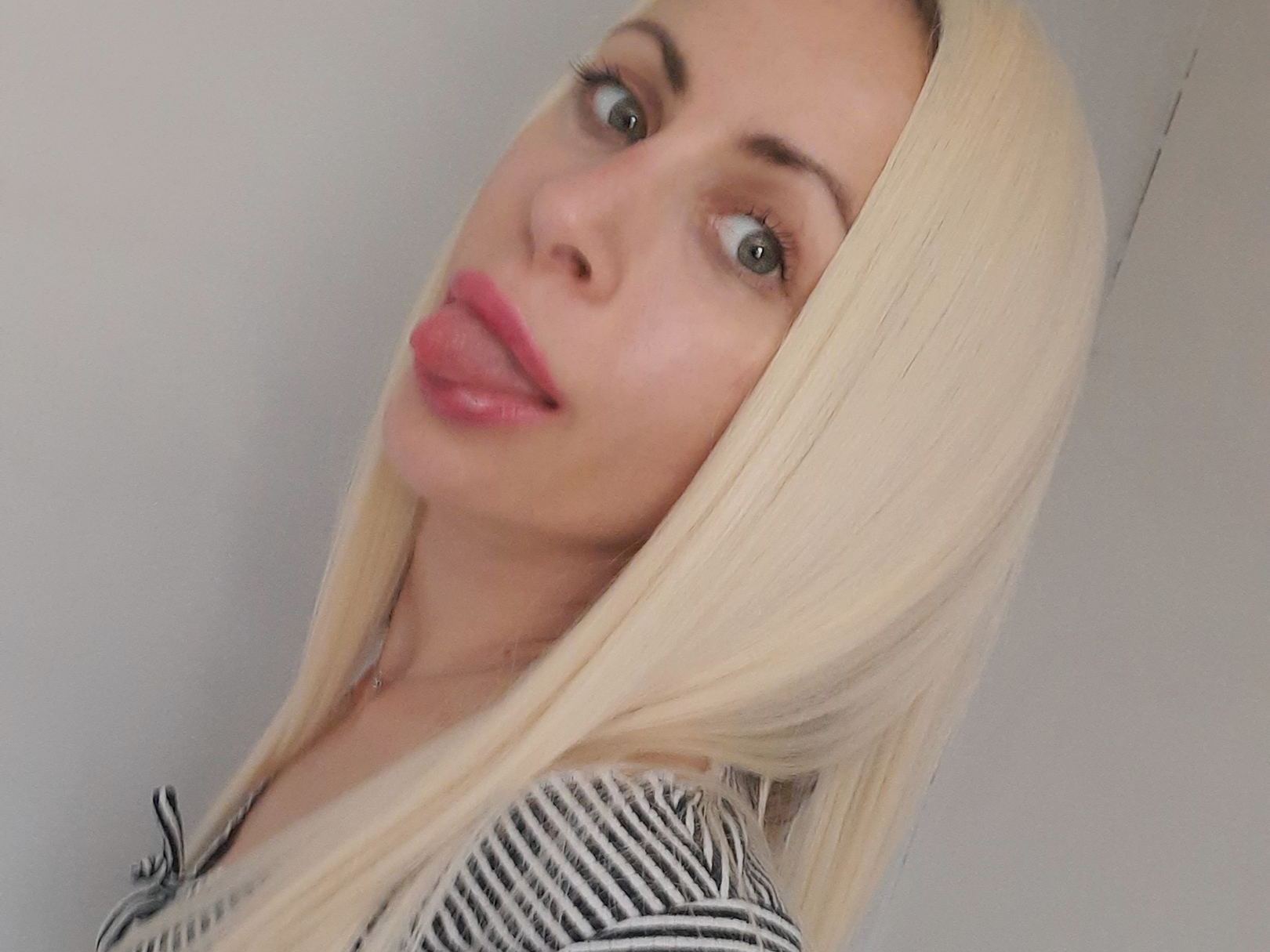 Imagen de perfil de modelo de cámara web de elletriplex