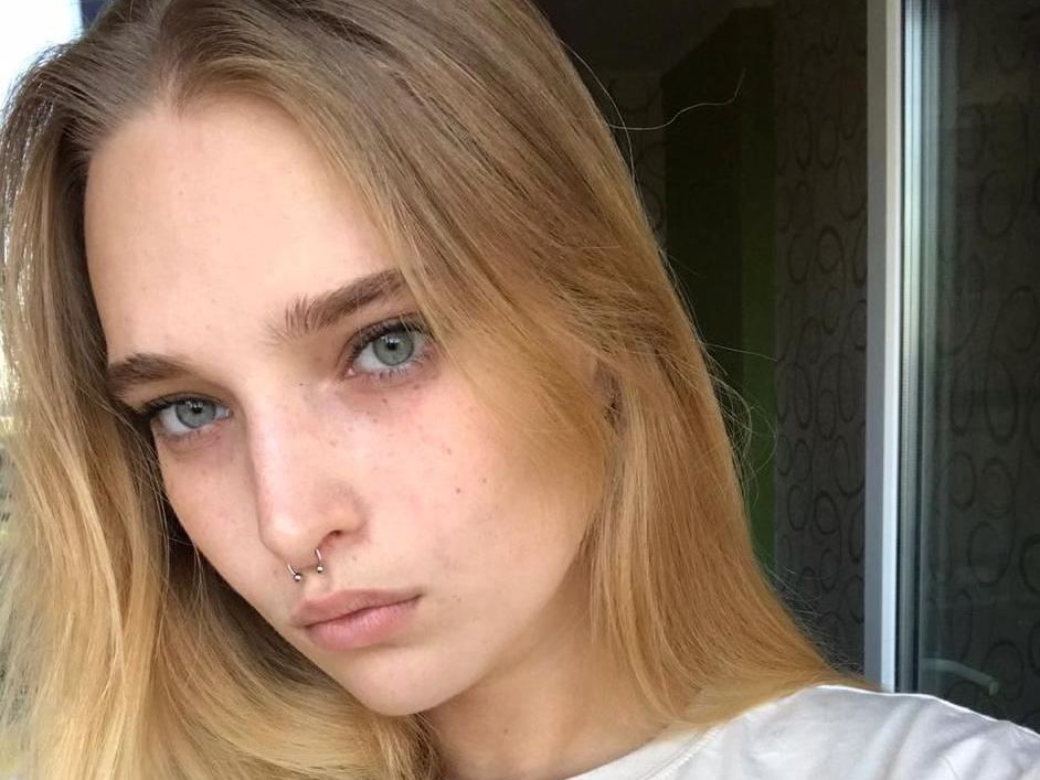 Imagen de perfil de modelo de cámara web de Amalia_sis