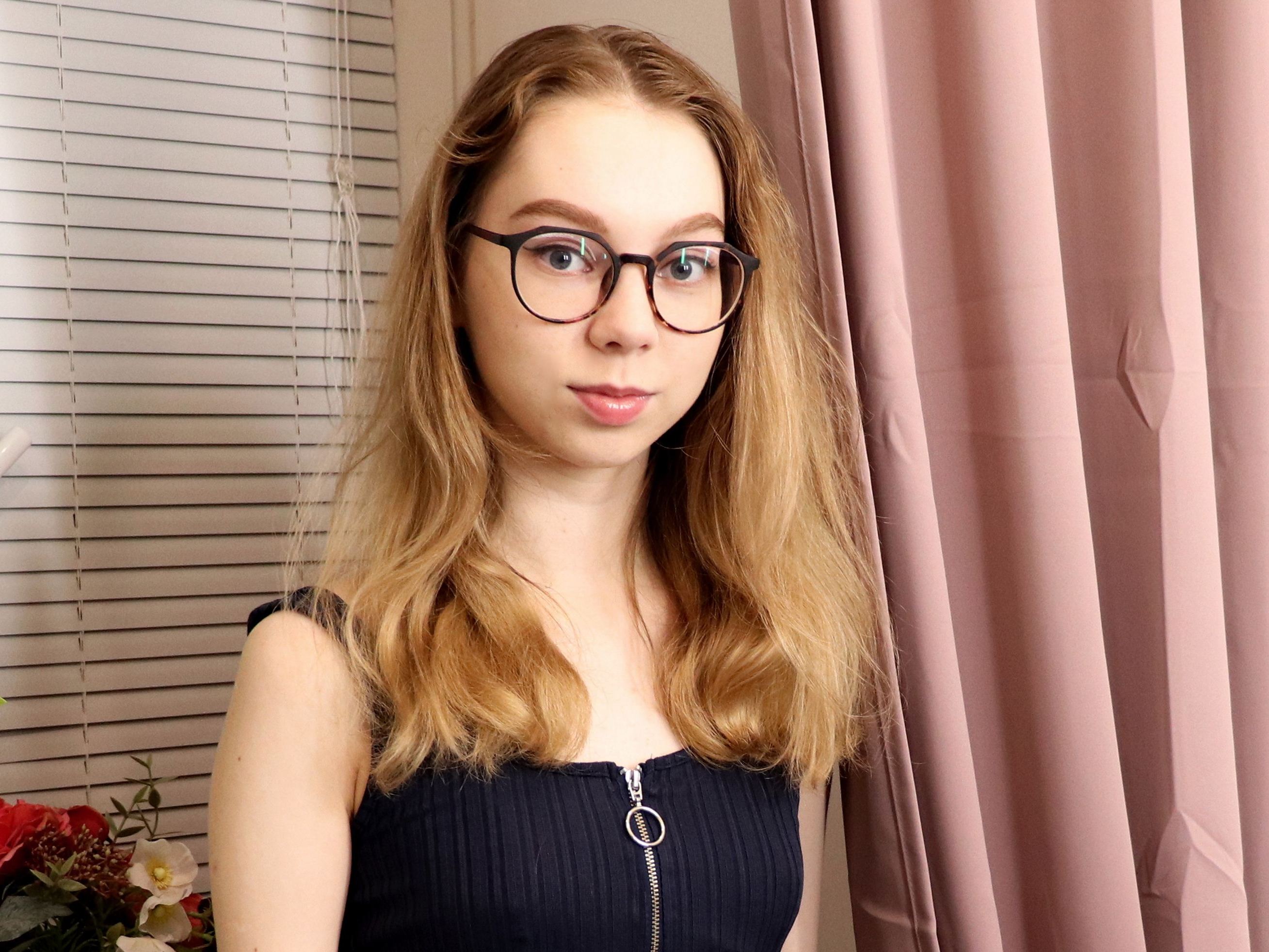KarenUnicorn profilbild på webbkameramodell 