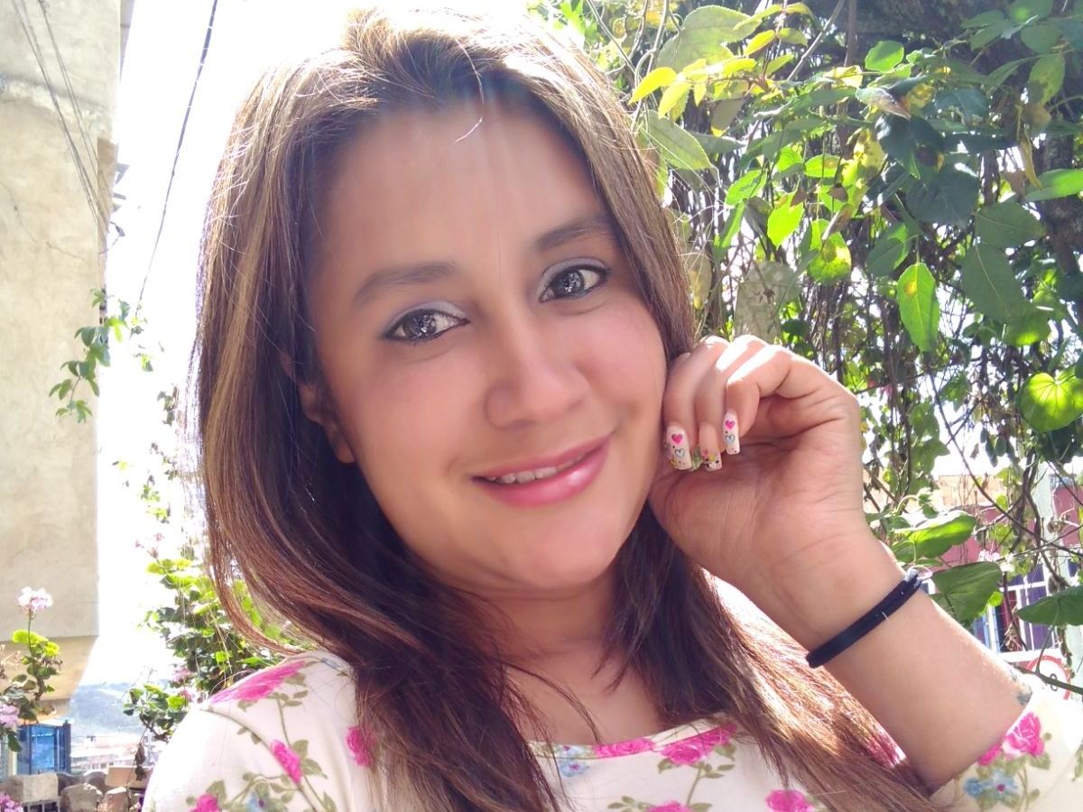 luna_74 profilbild på webbkameramodell 